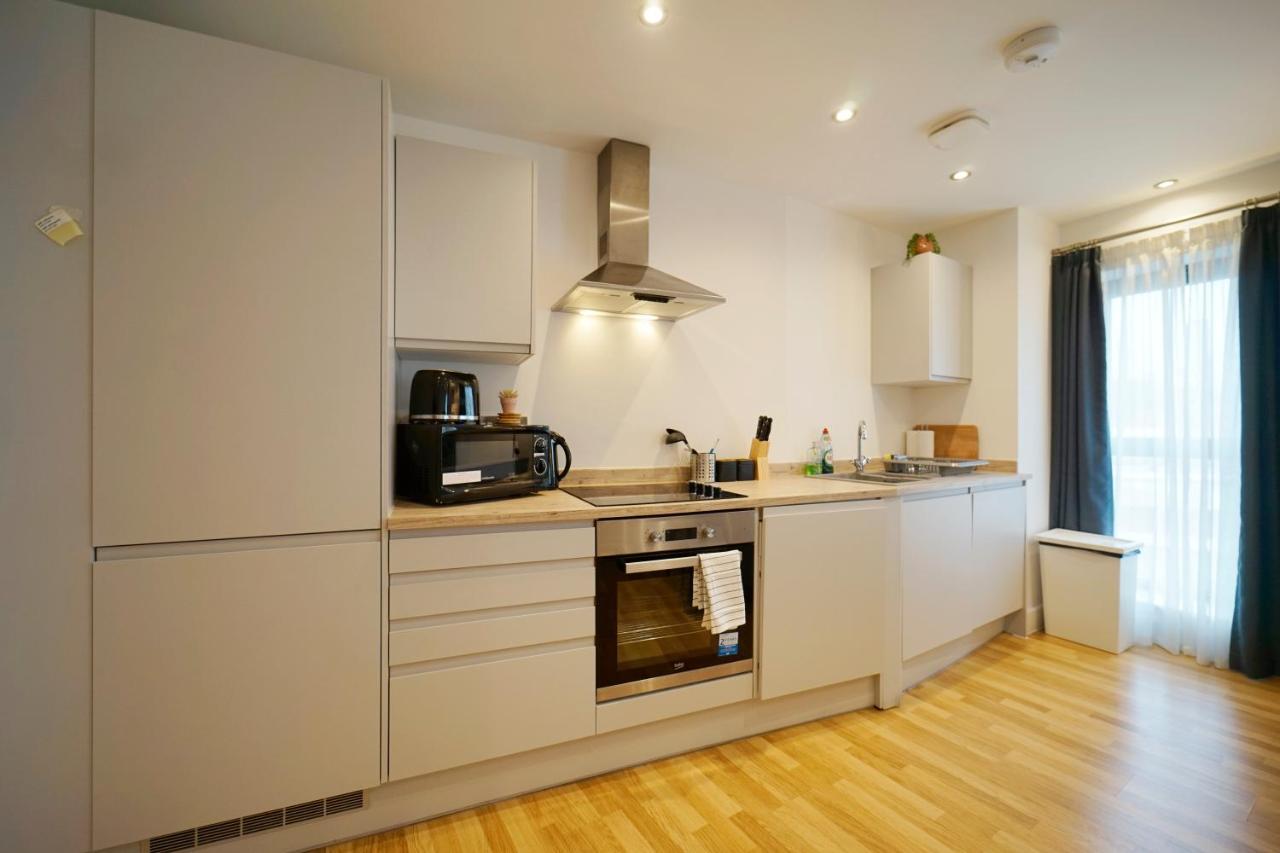 Modern 2 Bed Apartment With Juliet Balcony - Dhb Stays Leeds  Buitenkant foto